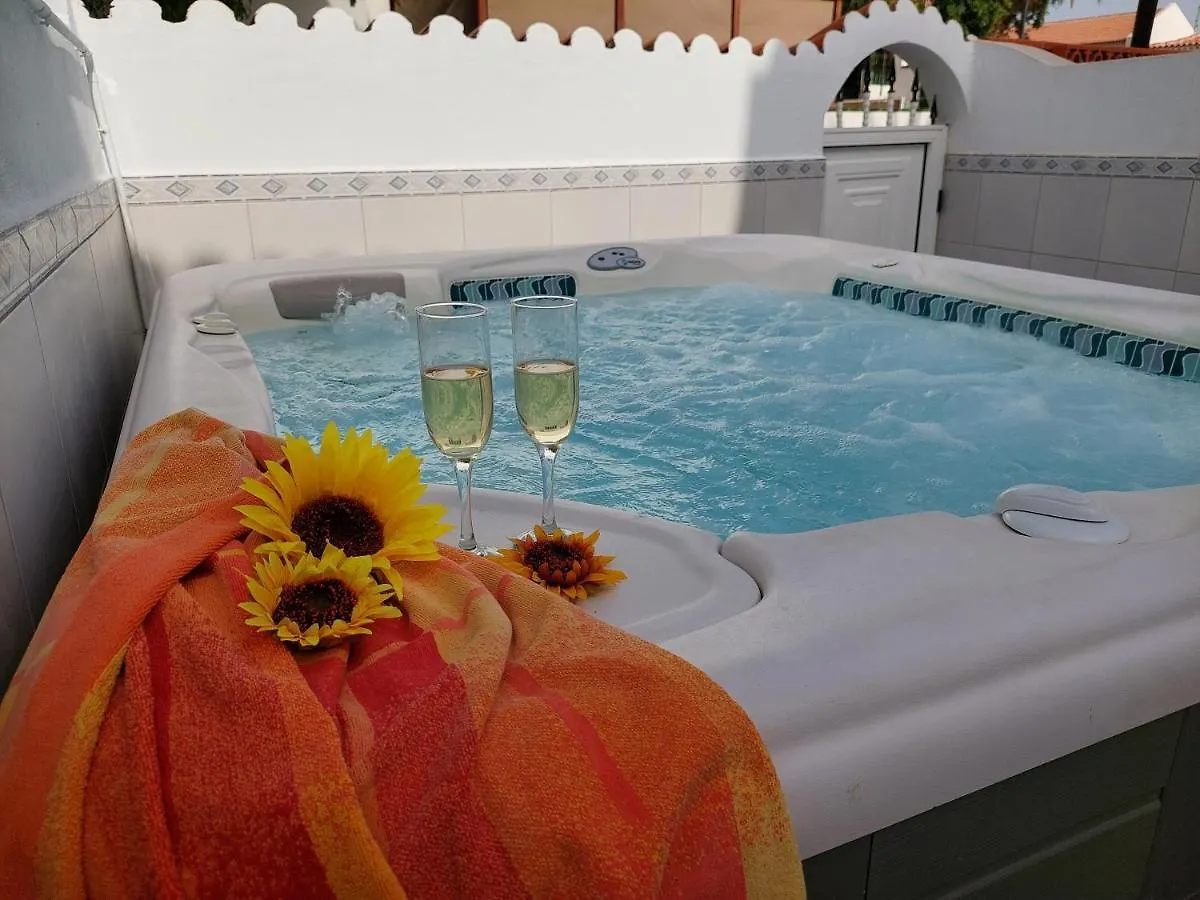 Jacuzzi House Sunflower Коста-дель-Силенцио Испания