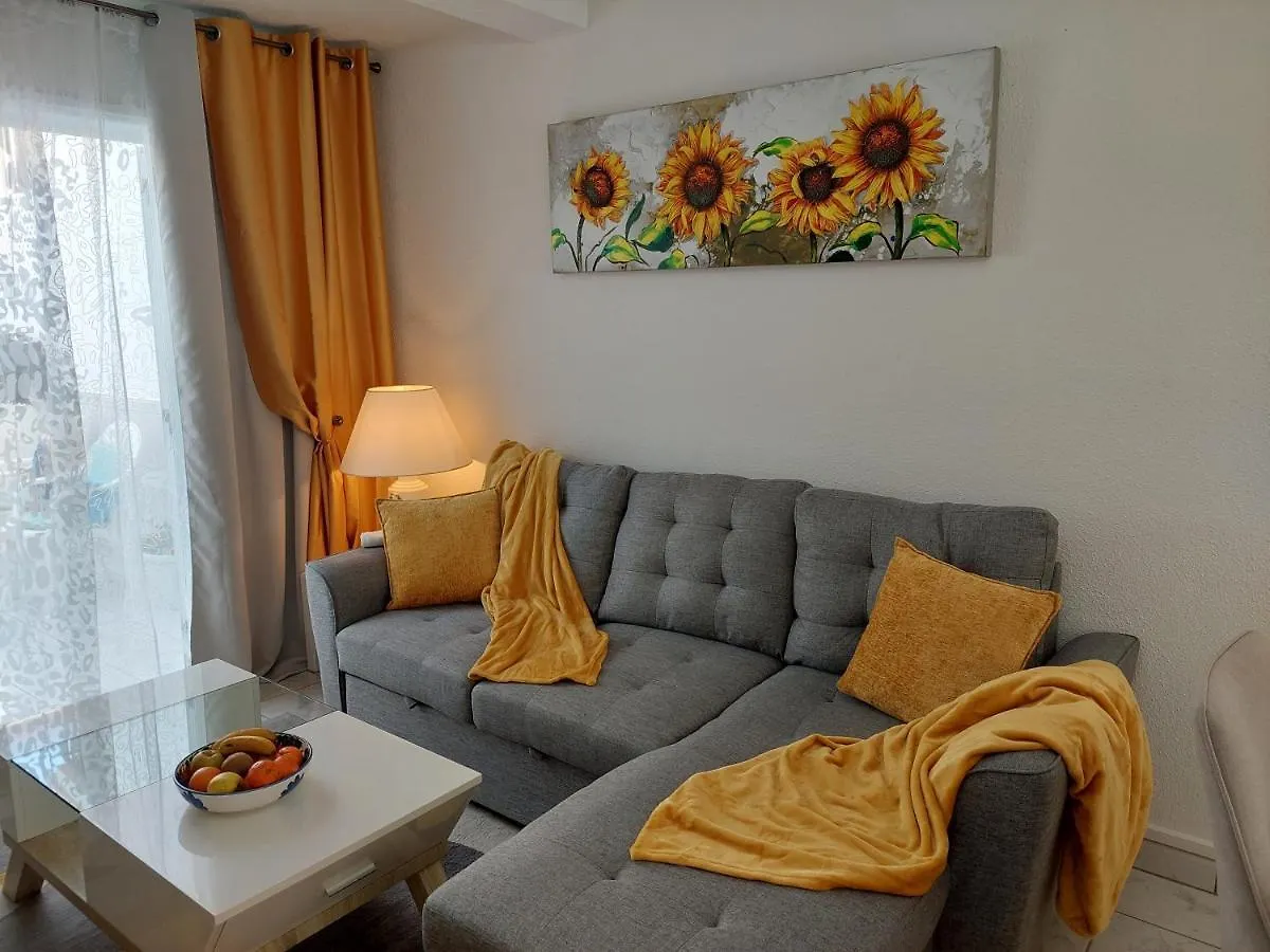 Jacuzzi House Sunflower Коста-дель-Силенцио Дом отдыха