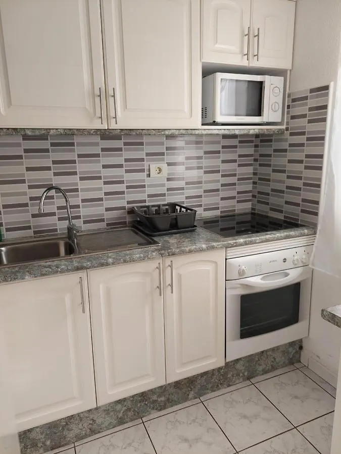 Jacuzzi House Sunflower Коста-дель-Силенцио Дом отдыха
