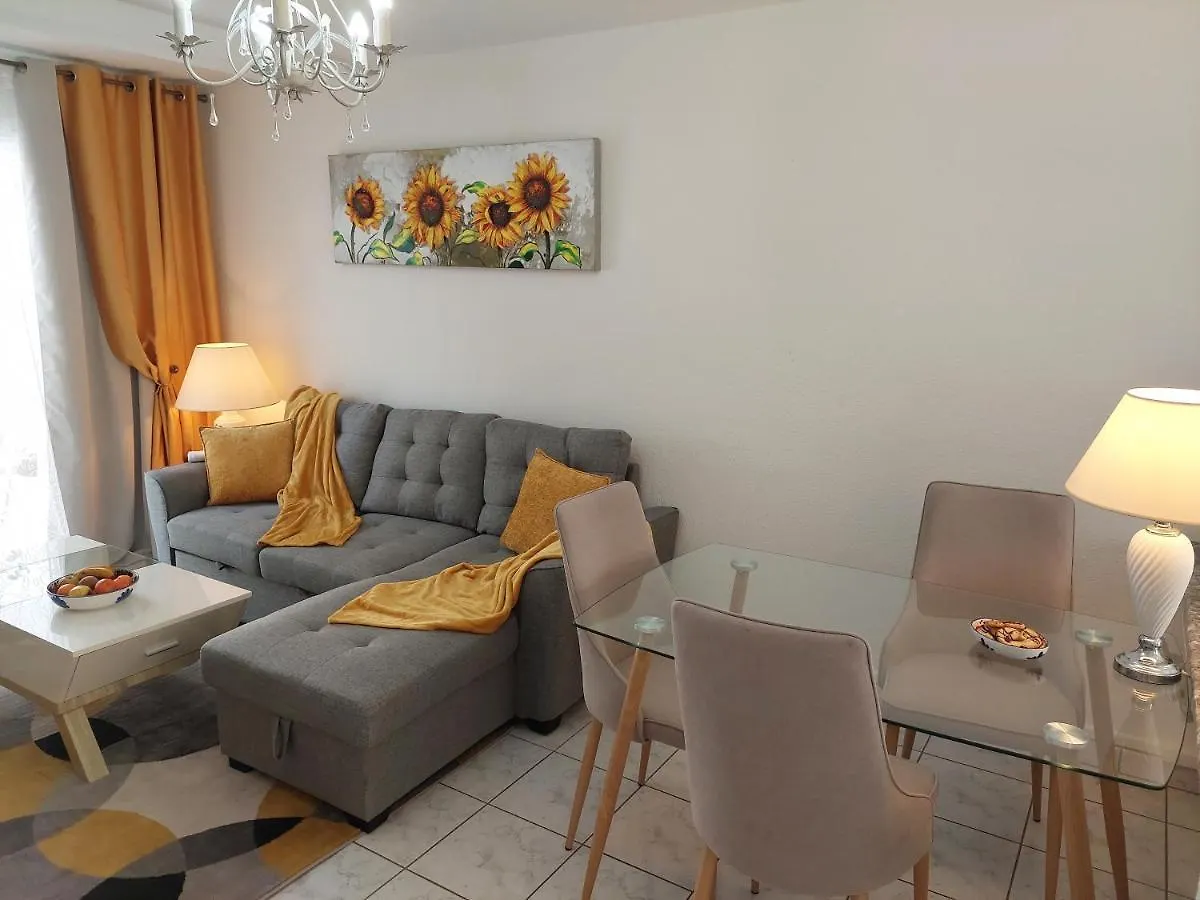 Jacuzzi House Sunflower Коста-дель-Силенцио