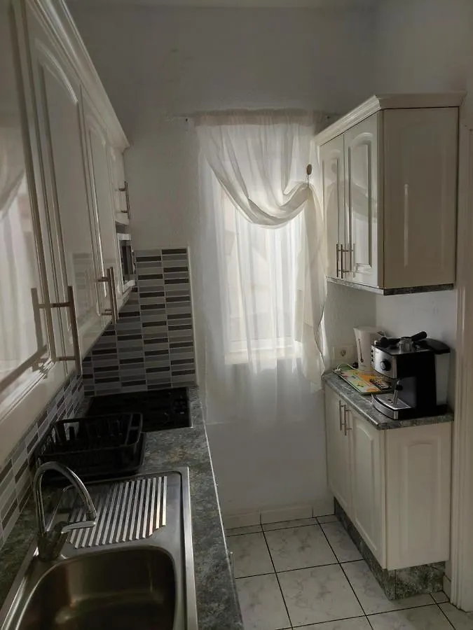 Дом отдыха Jacuzzi House Sunflower Коста-дель-Силенцио Испания