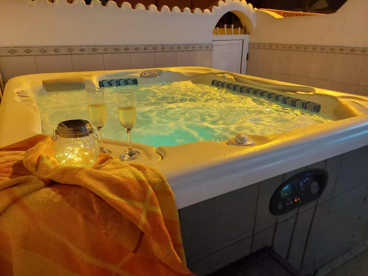 Jacuzzi House Sunflower Коста-дель-Силенцио 0*,  Испания